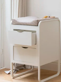Comodino con fasciatoio Form
