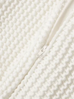 Copricuscino lavorato a maglia in cotone organico Adalyn