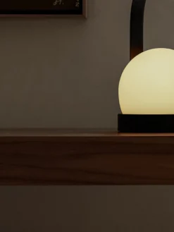 Lampada da tavolo portatile a LED con luce regolabile Carrie