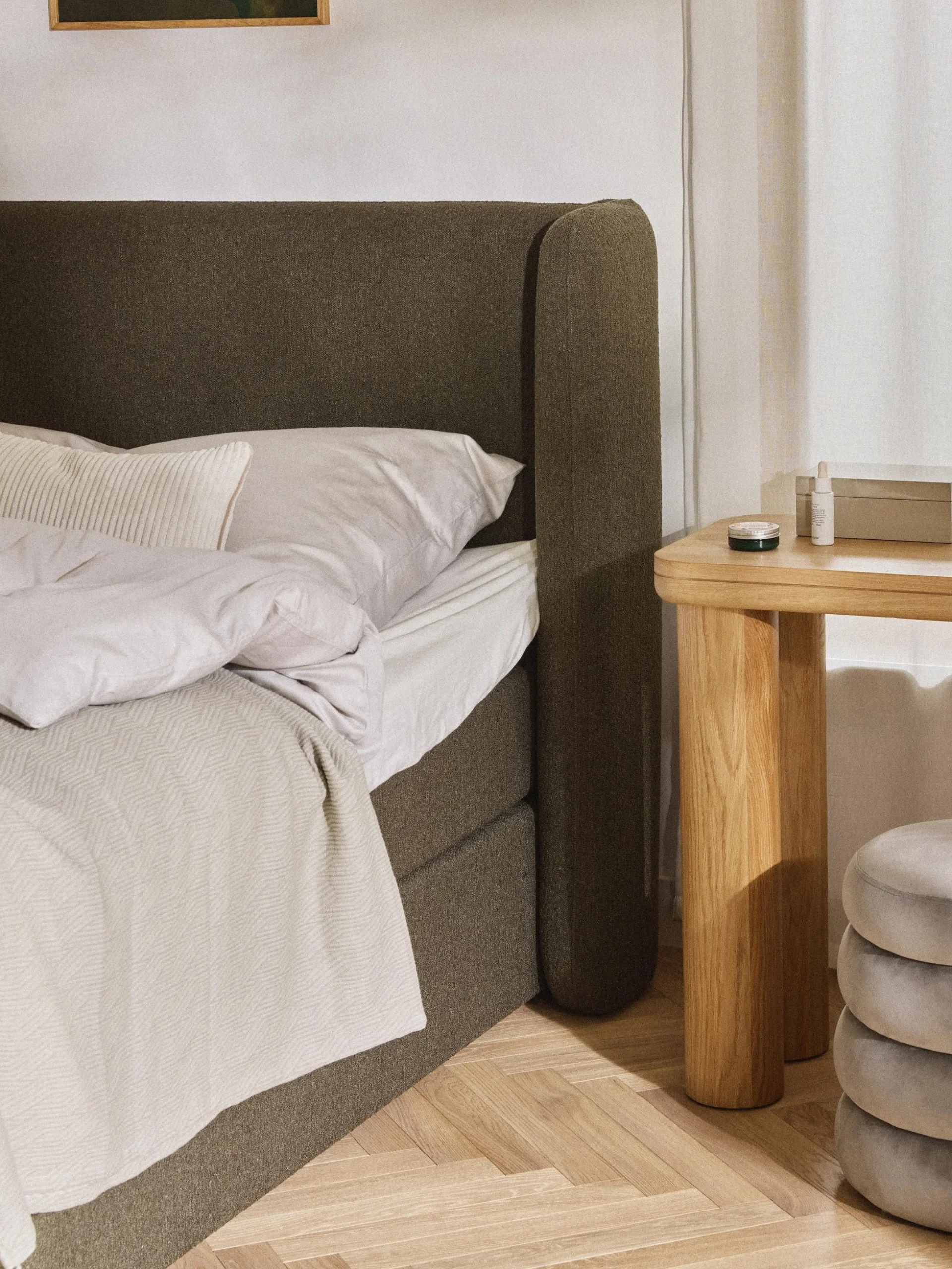 Letto boxspring in bouclé con contenitore Perla