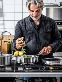 Padella con coperchio in vetro KitchenAid