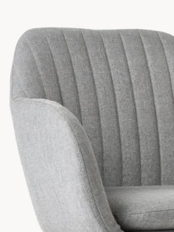 Sedia con braccioli e gambe in legno Emilia