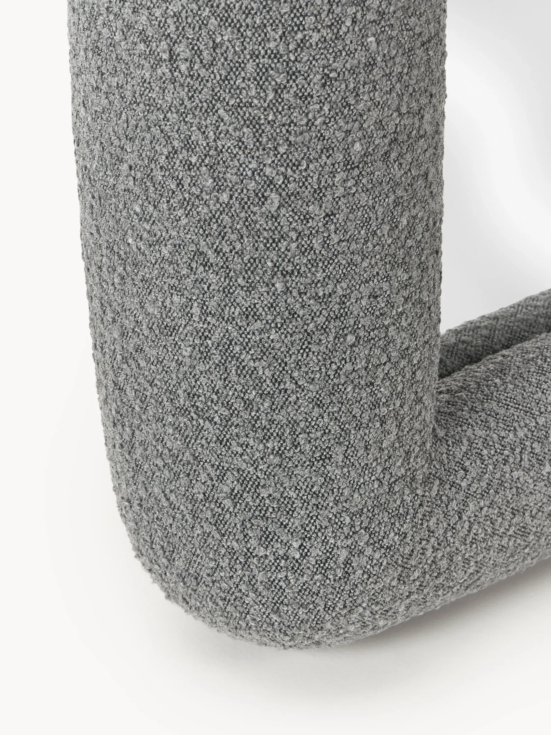 Westwing | Crosby Studios, Specchio da parete con cornice in bouclé Glace