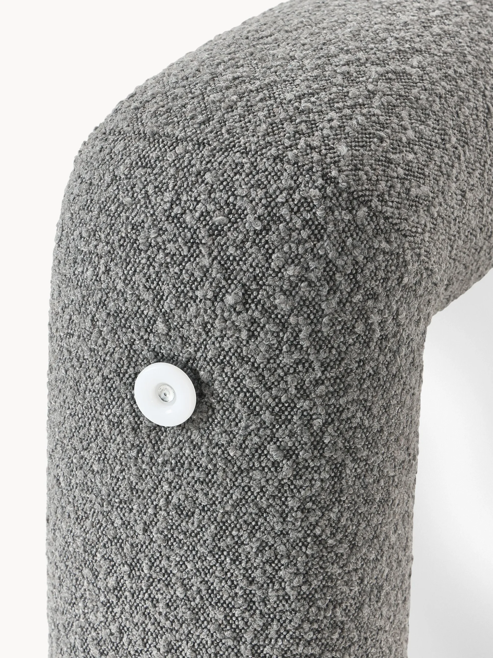 Westwing | Crosby Studios, Specchio da parete con cornice in bouclé Glace